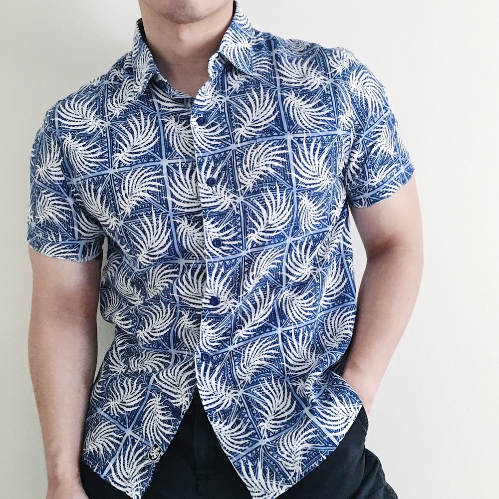 NWT Men’s Silk Blend Shirt - size Medium